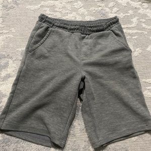 Urban Size XL kids Shorts Gray With Pockets